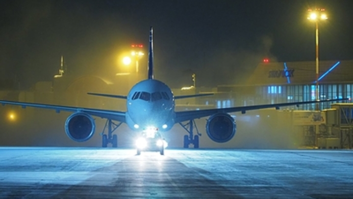 Самолёт Emirates 14 часов летел с огромной пробоиной в борту