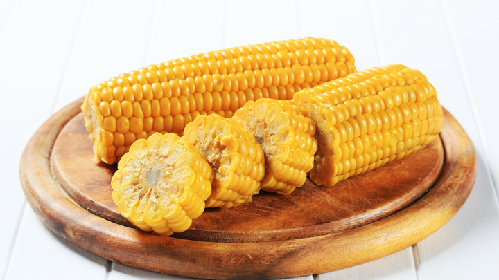 Какая кукуруза вредит здоровью: Диетолог предупредила о неприятных последствиях