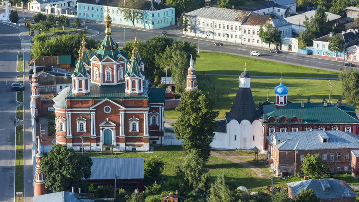 Путин взял на контроль реализацию проектов по благоустройству малых городов