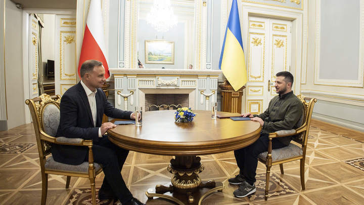 Польша готова к захвату Западной Украины. Экс-депутат Рады указал на 3 признака
