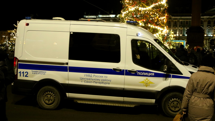 Тело женщины обнаружили возле 17-этажного жилого дома в Новосибирске
