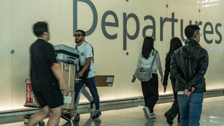 Русские больше года живут в корейском аэропорту: Уклонистам не хотят давать статус беженца