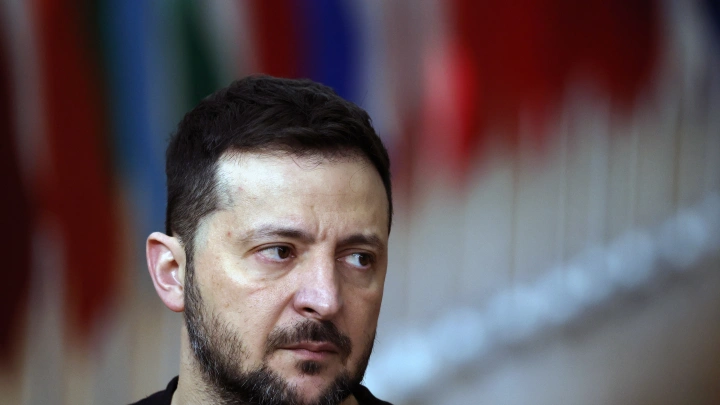 Понеслось - скандальный украинский канал заподозрил Зеленского в зраде: Впервые с 2022 года!