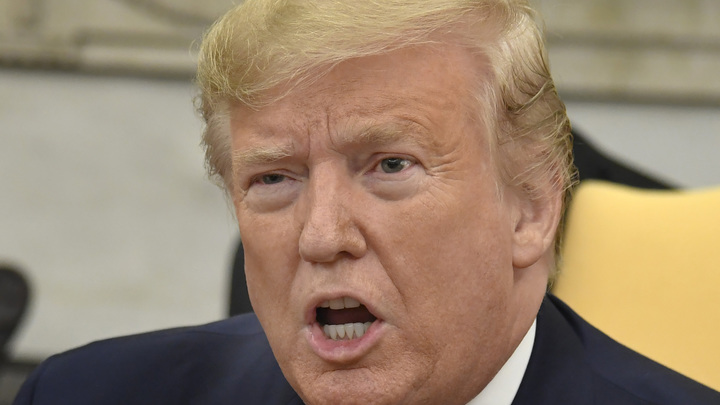До Трампа добрались даже в Telegram: Канал c твитами президента США пометили как мошеннический