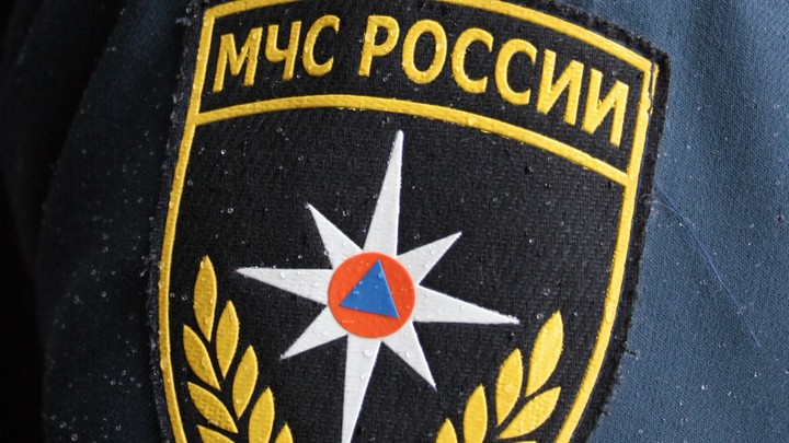 Спешившие на помощь самоубийце спасатели влетели в толпу людей