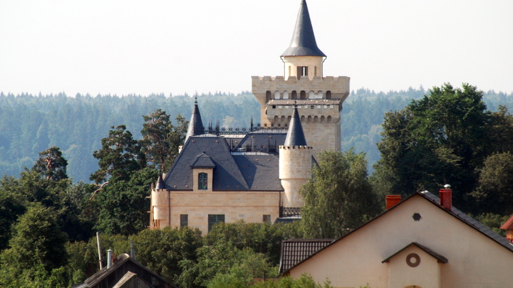 Отнять деньги у бессовестных негодяев: Политолог назвал конкретные фамилии