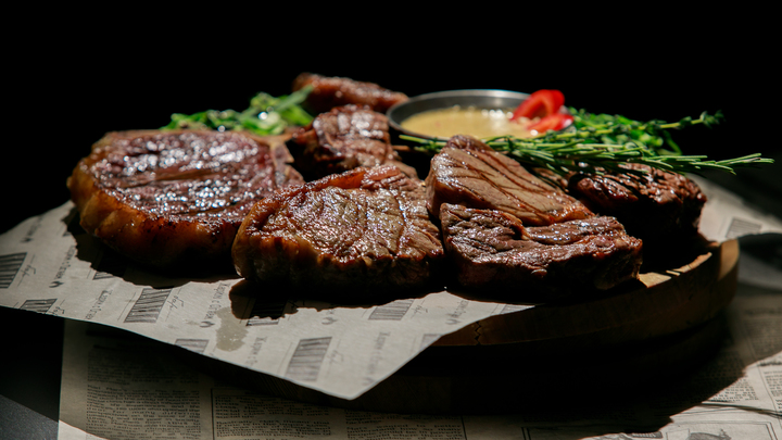 Свинина или говядина: Выясняем, какое мясо полезнее для здоровья