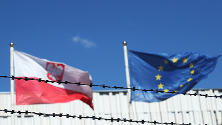 Экс-премьер Польши Миллер: Варшава помогла в побеге с Украины коррупционеру Миндичу