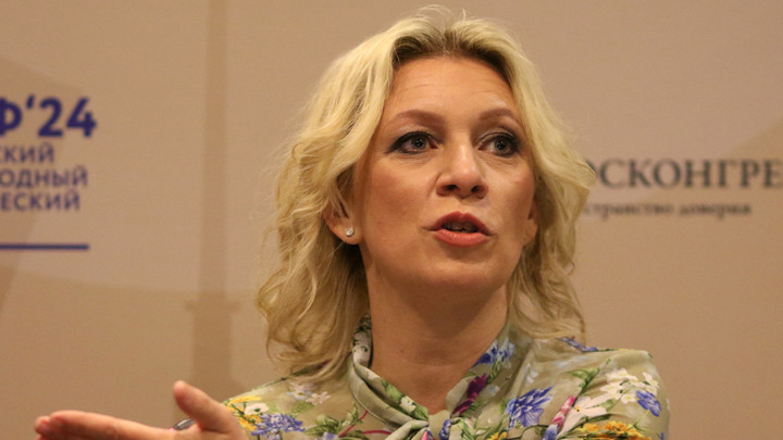 Теперь уже с угрозами разнузданного характера: Захарова назвала хамскими требования Киева к Белоруссии