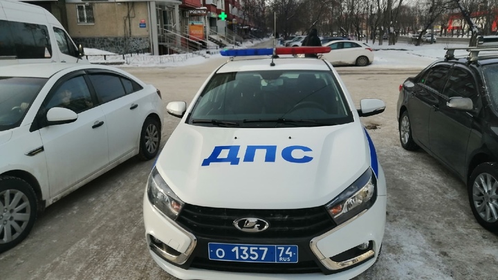 Водитель погиб на месте: в Челябинской области иномарка врезалась в фуру с прицепом