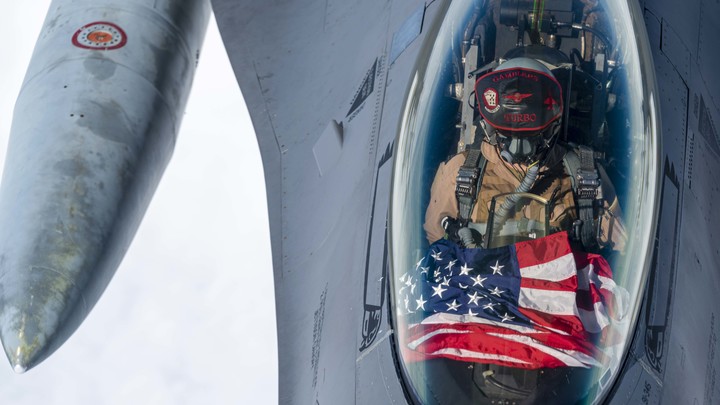 США должны направить на Украину истребители F-16 – экс-глава Пентагона