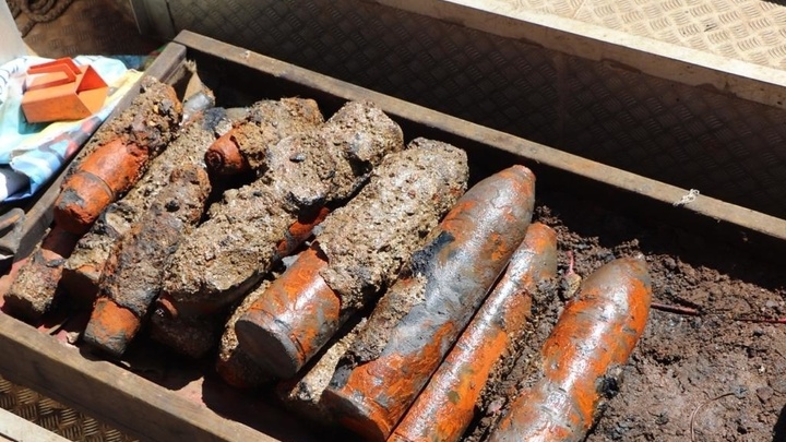 Запорожские полицейские обнаружили в частном доме схрон с боеприпасами