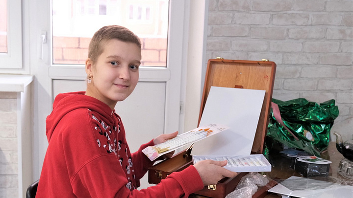 Губернатор Кубани передал новогодние подарки двум детям из Краснодара