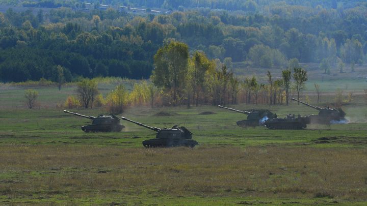 Алёша против бронетехники ВСУ: Русский танк в одиночку разгромил колонну врага