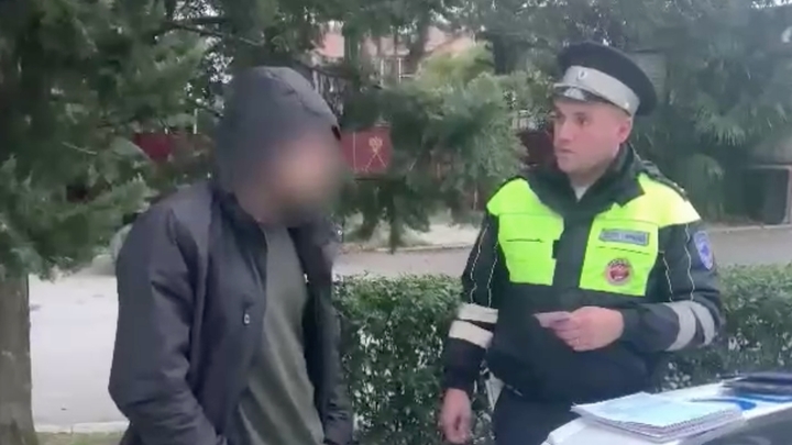В Сочи задержали водителя, выехавшего на площадь Флага на машине
