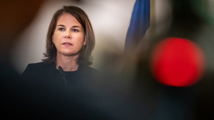 Бербок опозорилась в Азии: Главу немецкого МИД не встретили в аэропорту