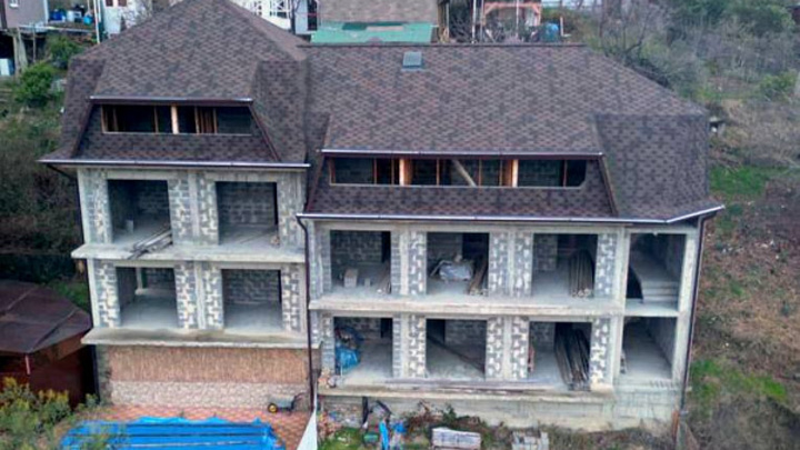 В Сочи с начала года выявили более 150 объектов самовольного строительства