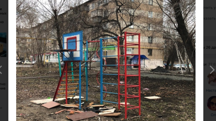В Челябинске дворы после зимы утопают в мусоре