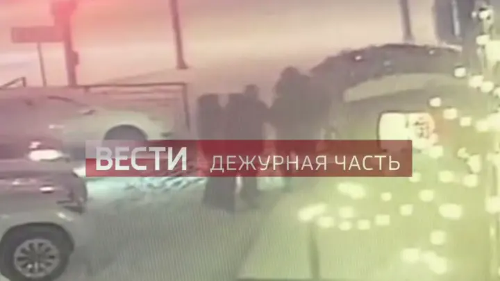 Момент нападения на комментатора Скворцова в Новосибирске попал на видео