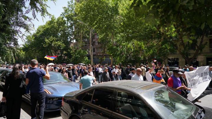 Лидер армянской оппозиции анонсировал новую акцию протеста в Ереване