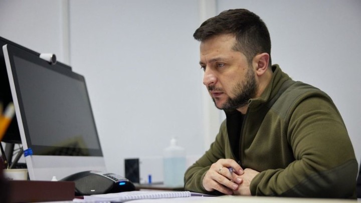 Месяца не прошло: Украина исчезла с обложек британских газет