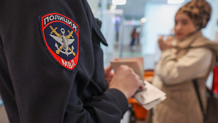 Гуляла и раскидывала запрещёнку: в Челябинске задержали наркоторговку