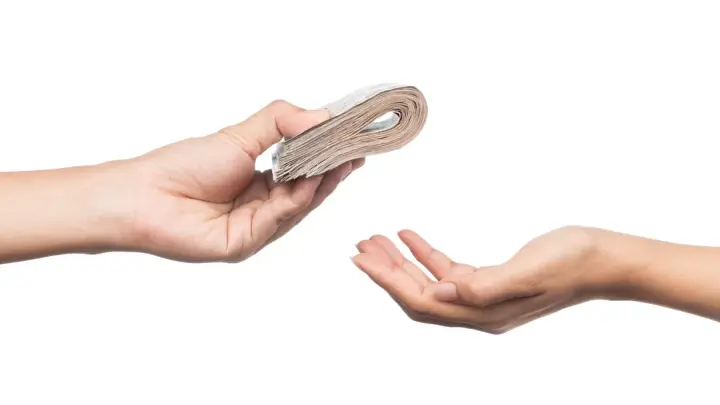 Полмиллиона в месяц на уборке подъездов: Удивительная история о том, как простой труд стал высокодоходным бизнесом