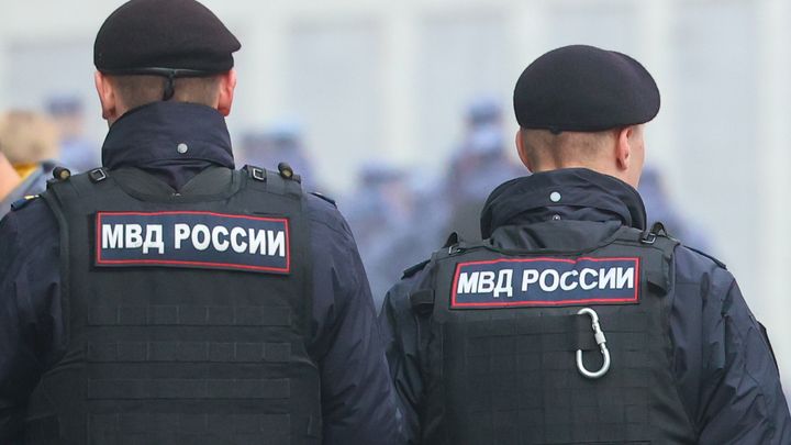 Подозреваемого в надругательстве над второклассником подростка заставили извиняться на коленях