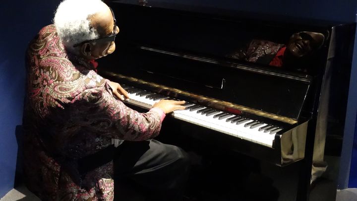 Рэй - талантливый фильм о гениальном человеке