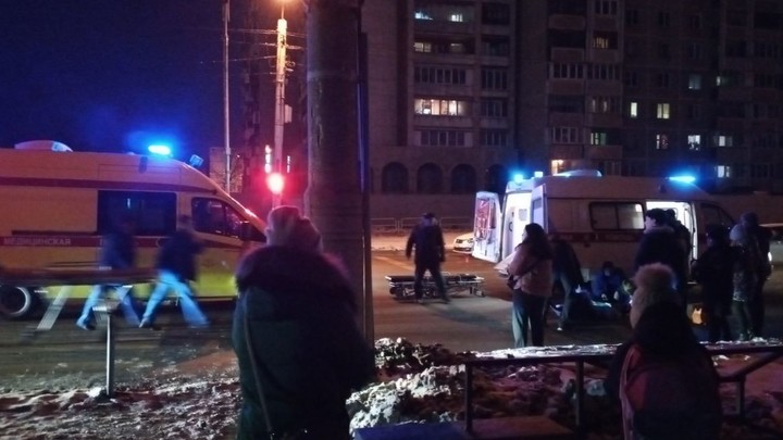 В Челябинске маршрутное такси сбило школьницу на пешеходном переходе