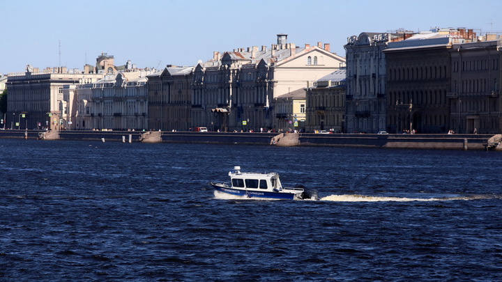В Санкт-Петербурге завершается навигация по рекам и каналам