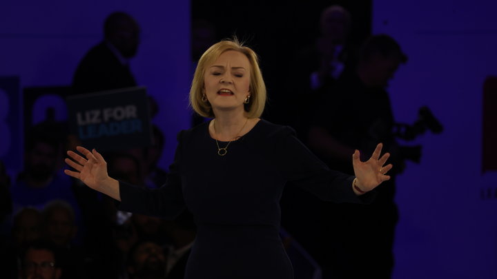 Нового премьера Британии Трасс освистали в первый же рабочий день