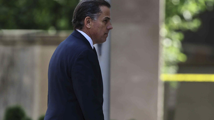 Будет ли импичмент? Сына Байдена обвинили по делу об оружии