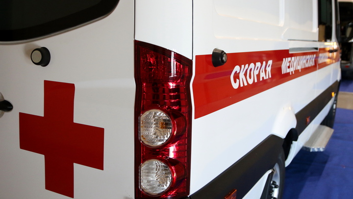 Автобус и две легковушки. В смертельном ДТП под Карагаем погибли два человека