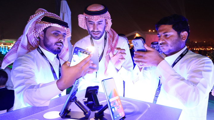 Не надо доллары, надо юани! В США испугались сделки Саудовской Аравии и Китая