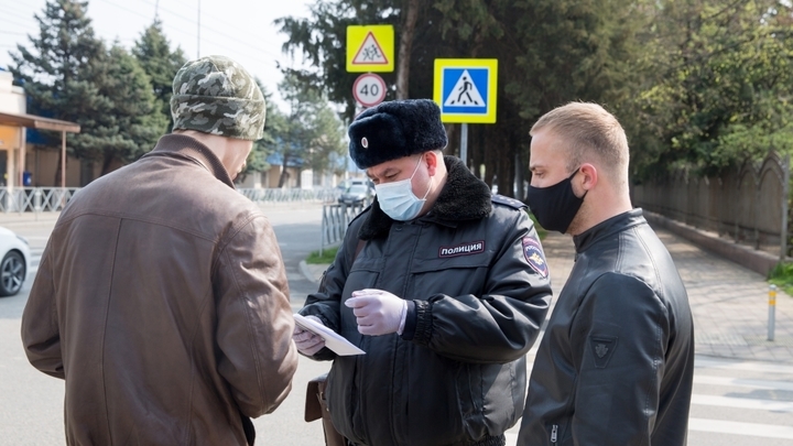 В Краснодаре антиковидные рейды проводят 30 мобильных групп