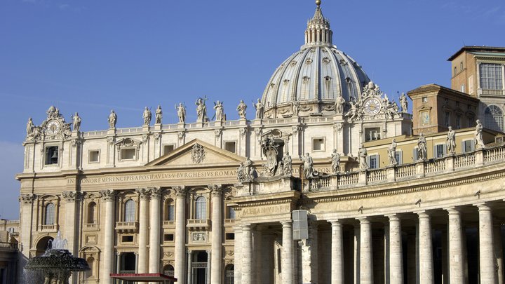 Финансы Ватикана: блатной шансон вместо романсов
