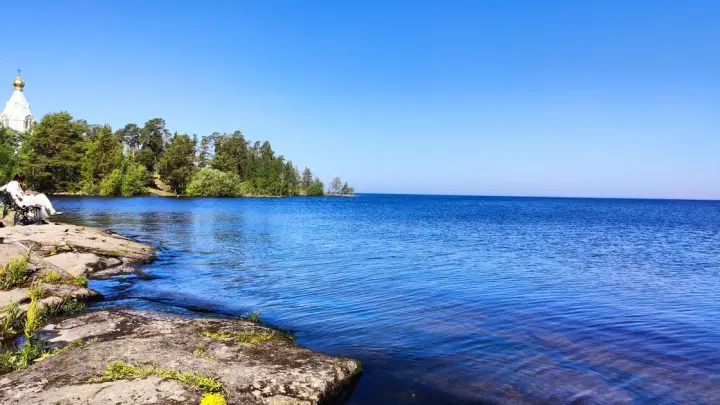 Мальчика из Петербурга, пропавшего в Карелии, нашли мёртвым в озере