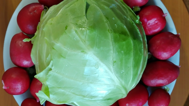 В екатеринбургских магазинах цены на капусту взлетели вдвое