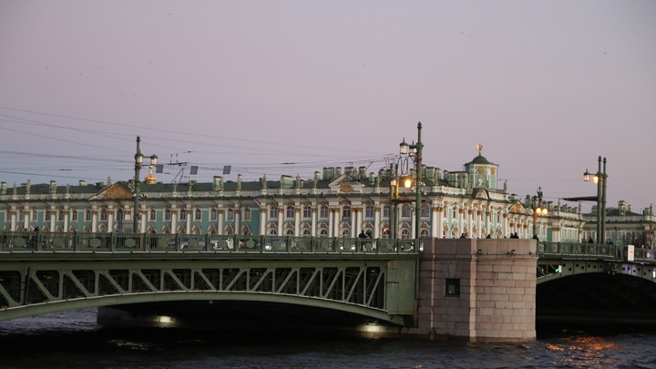 Дворцовый мост начнёт петь. В Петербурге проведут необычное шоу