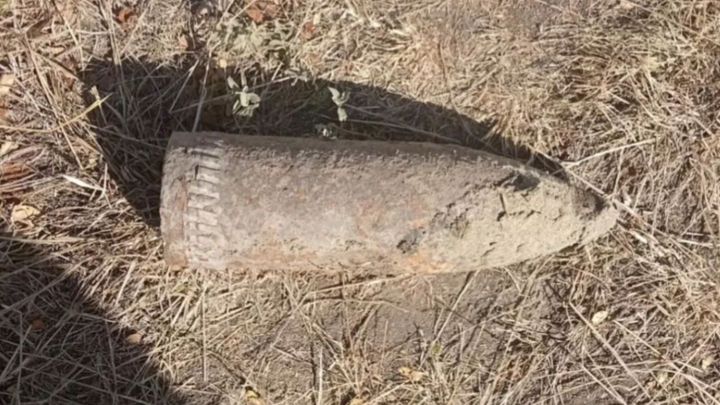 На Кубани рабочие сахарного завода обнаружили снаряд времен Великой Отечественной