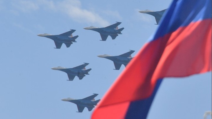 Русские военные получили партию истребителей Су-35С. Самолёты прибыли к месту службы своим ходом