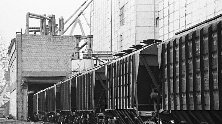 США намерены вытеснить Россию из торговли продовольствием - посольство