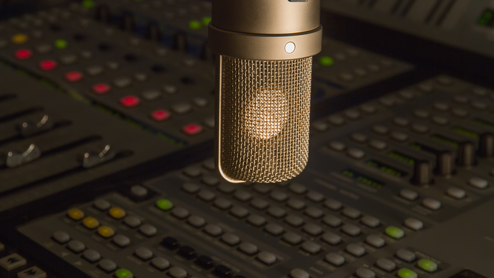 Баннеры с новосибирской рок-группой Lead Horizon появились в Москве