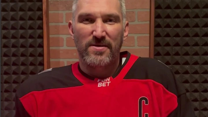 Хоккеист Овечкин тепло поздравил вратаря Акинфеева с 40-летним юбилеем