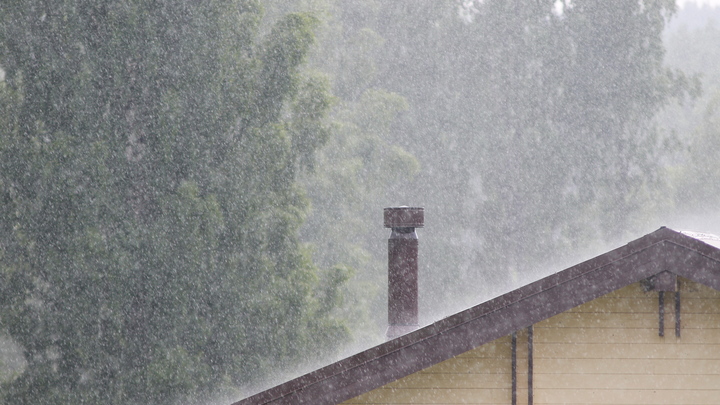 МЧС объявило штормовое предупреждение в Свердловской области на 15-16 июля