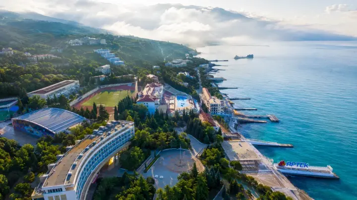 Отдых в бархатный сезон 2026: сколько стоят курорты Крыма и Сочи
