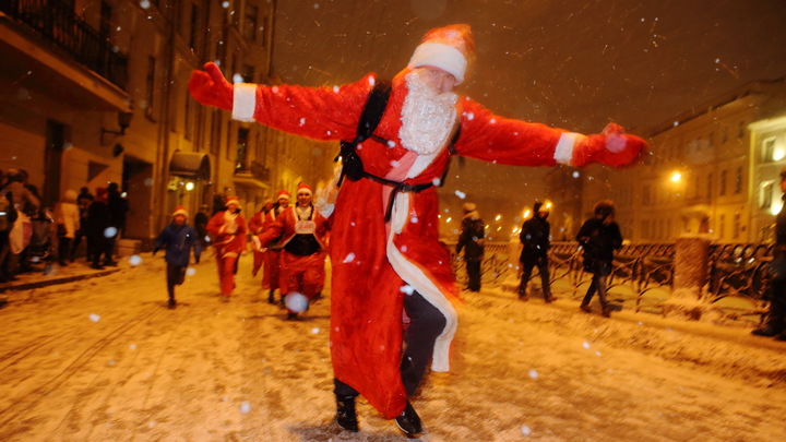 В Петербурге готовятся запретить выступления Деда Мороза и Снегурочки