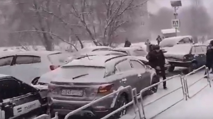 Текслер высказался после массовой аварии в Златоусте с участием 16 машин
