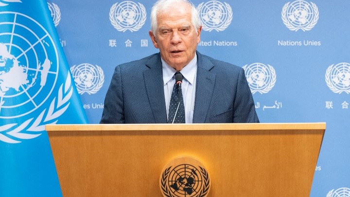 Пакет санкций ЕС распухает: России угрожают за референдумы